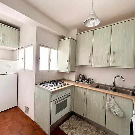 Charming 2 Min To Apartment