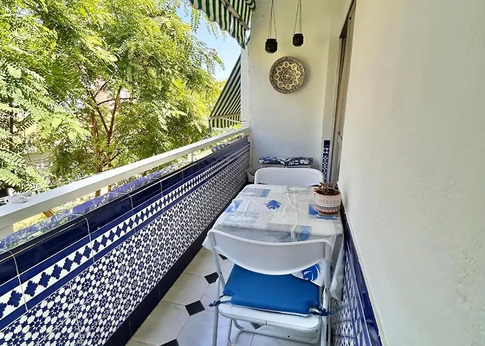 Piso De 2 Playa Bajadilla Centro Marbella